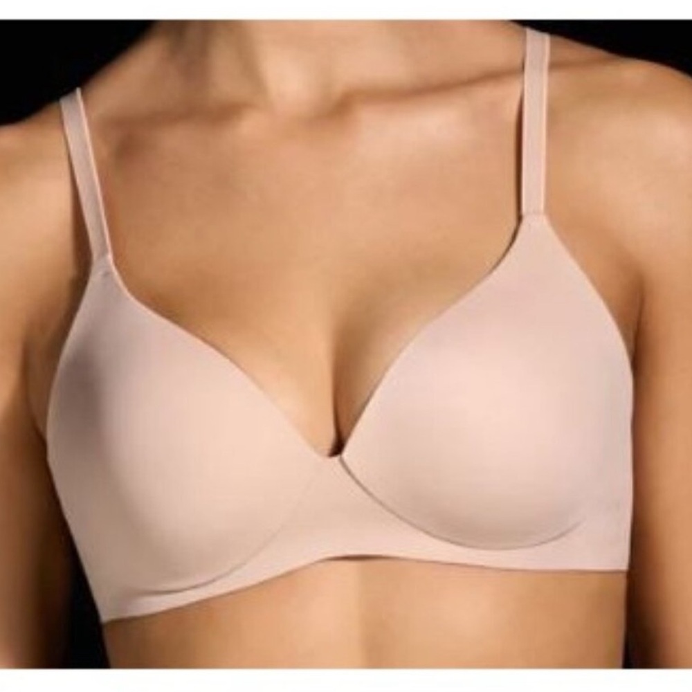 Eby Wireless Seamless 3D TShirt Bra NWT